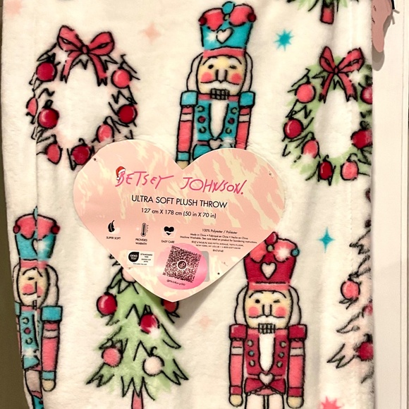 Betsey Johnson 🎁Nutcracker Christmas Tree Soft Plush Throw Blanket 50x70 NWT - Picture 1 of 5